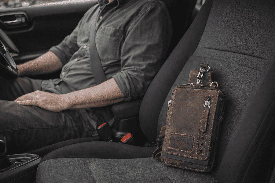 kožená taška na sedačke auta (1) mk